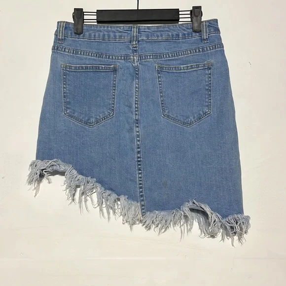 Papaya High-Rise Asymmetrical Frayed Medium Wash Denim Skirt Size Large - Picture 5 of 8